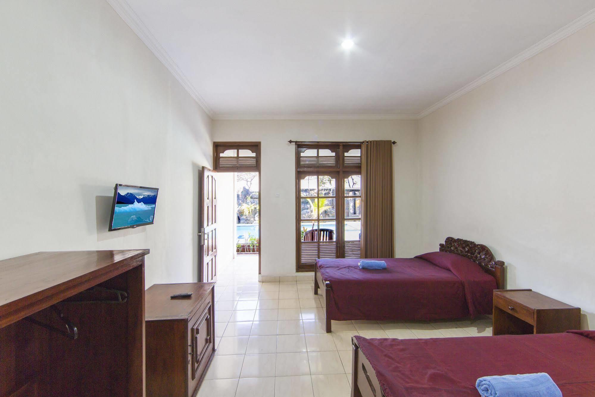 Surya Tropical Kuta Hotel Kuta  Exterior photo