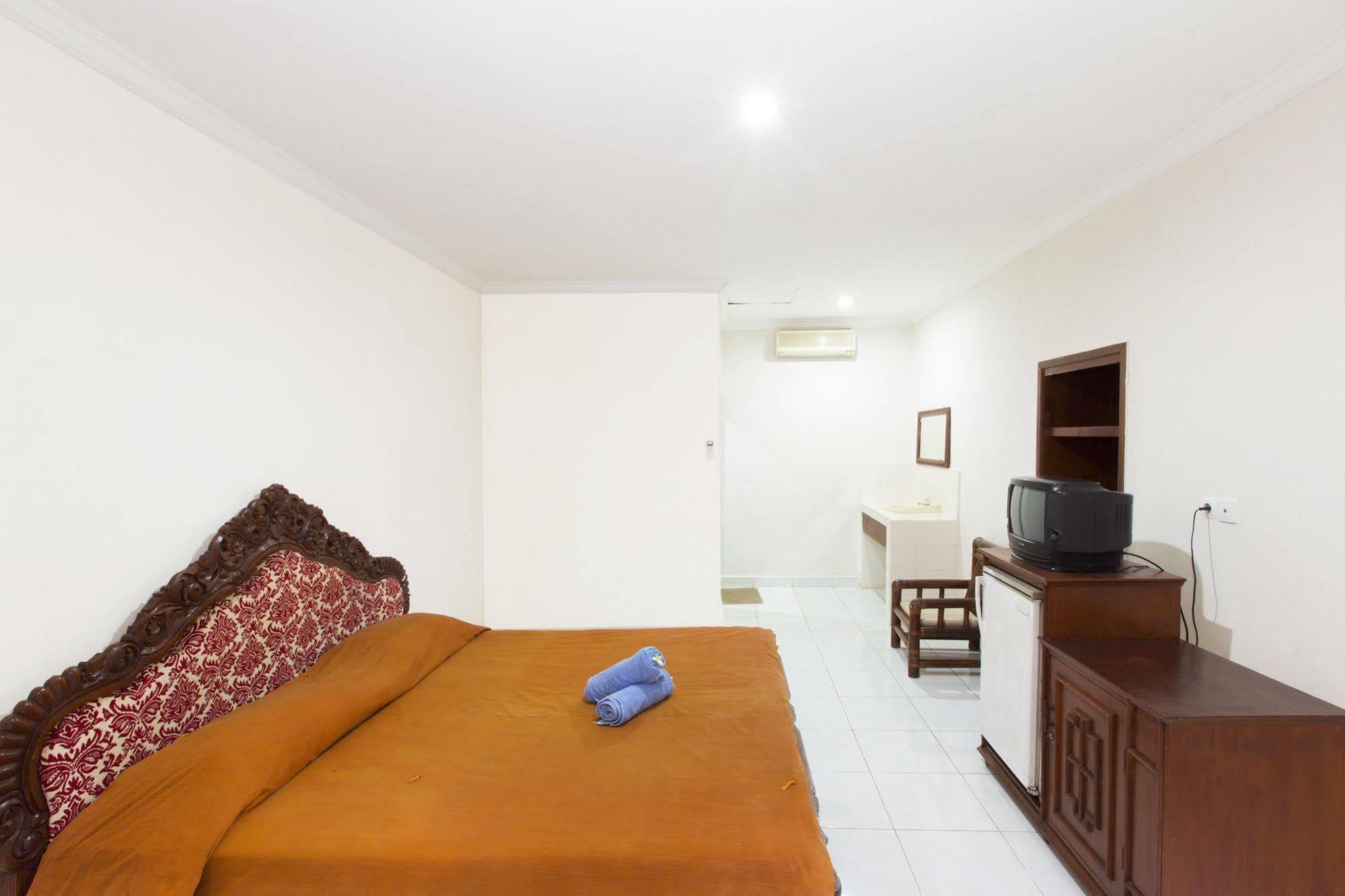 Surya Tropical Kuta Hotel Kuta  Exterior photo
