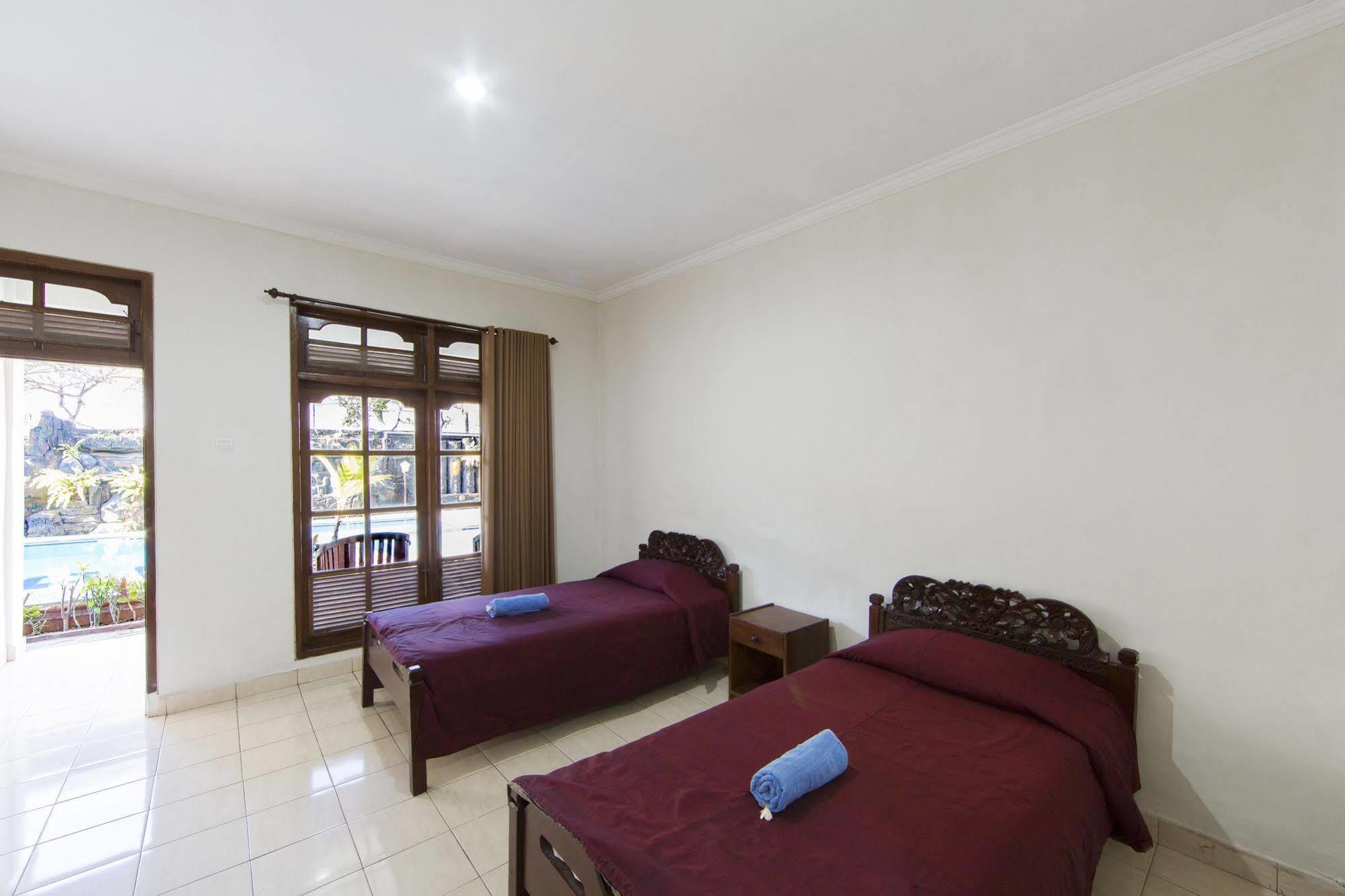 Surya Tropical Kuta Hotel Kuta  Exterior photo
