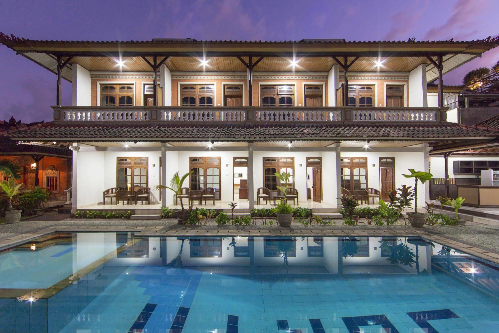 Surya Tropical Kuta Hotel Kuta  Exterior photo